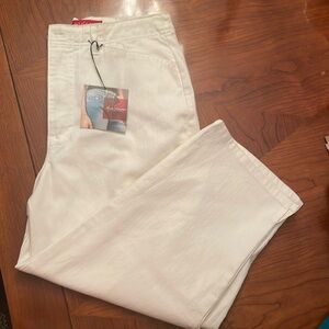 Women’s Gloria Vanderbilt cropped stretch Jean with tags size 10